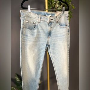 listing-status-banner